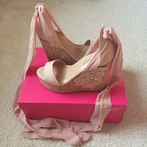 NWOT Blush Rose Lace Up Wedges